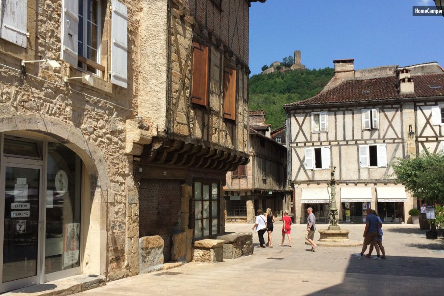 Campspace in LATOUILLE-LENTILLAC, Occitanie