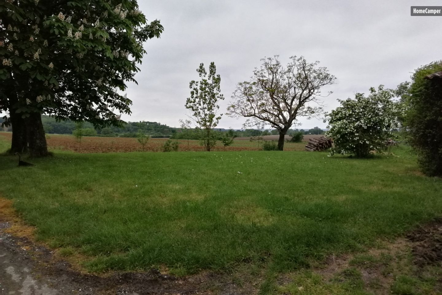 Campspace in Saint-Étienne-de-Villeréal, Nouvelle-Aquitaine