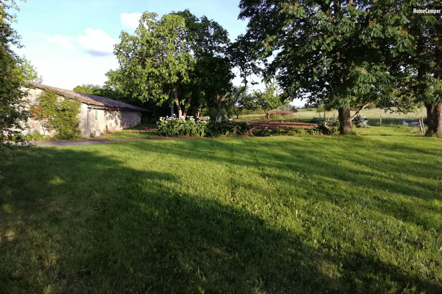 Campspace in Saint-Étienne-de-Villeréal, Nouvelle-Aquitaine