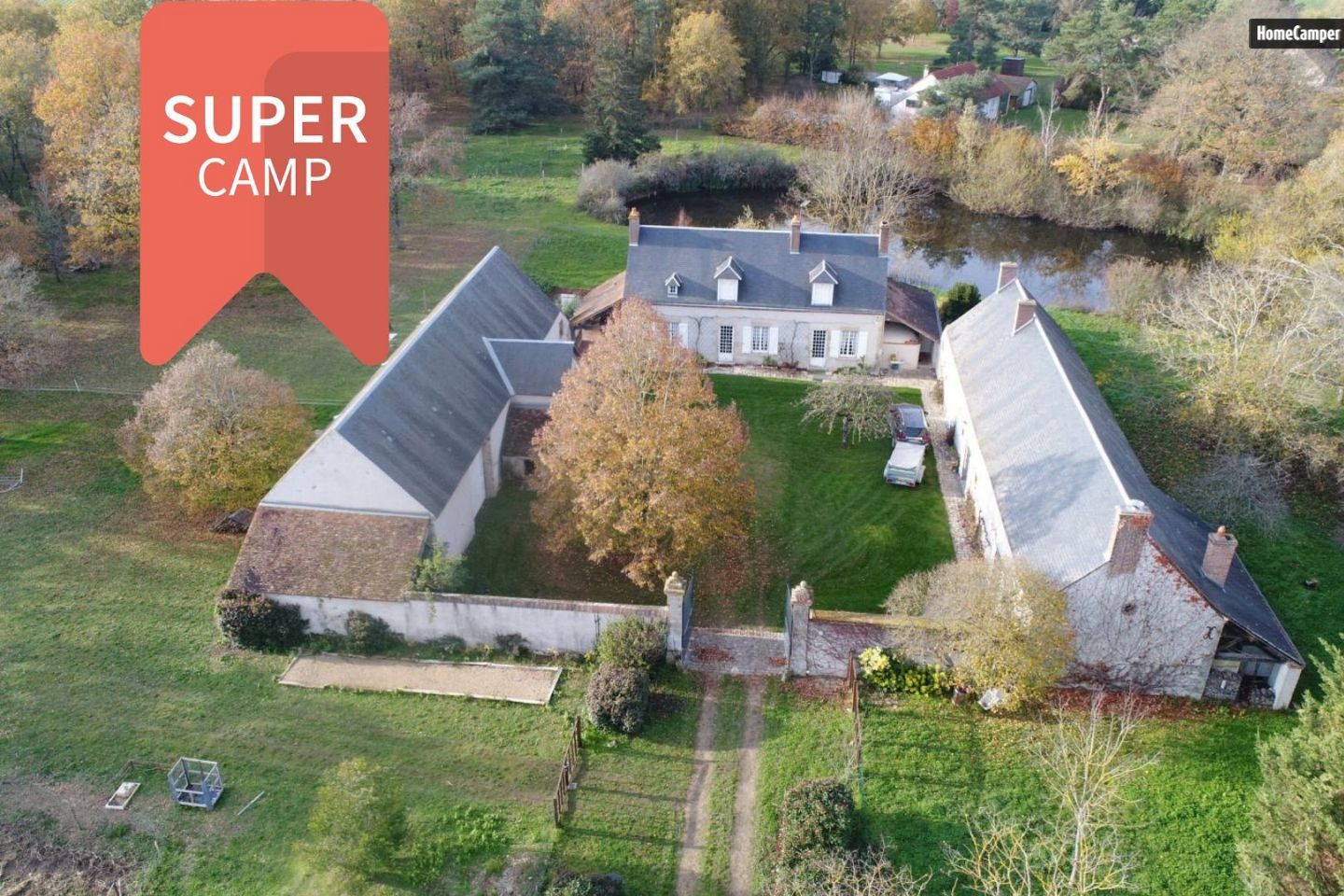 Large enclosed land with trees Saint Benoît sur Loire