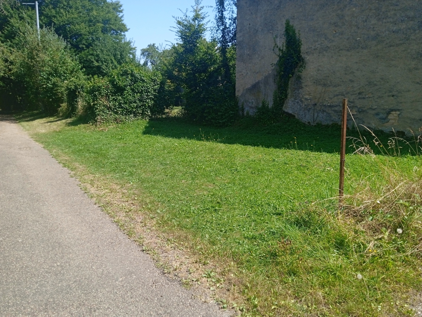 Campspace in MENESTREAU, Burgundy-Franche-Comté