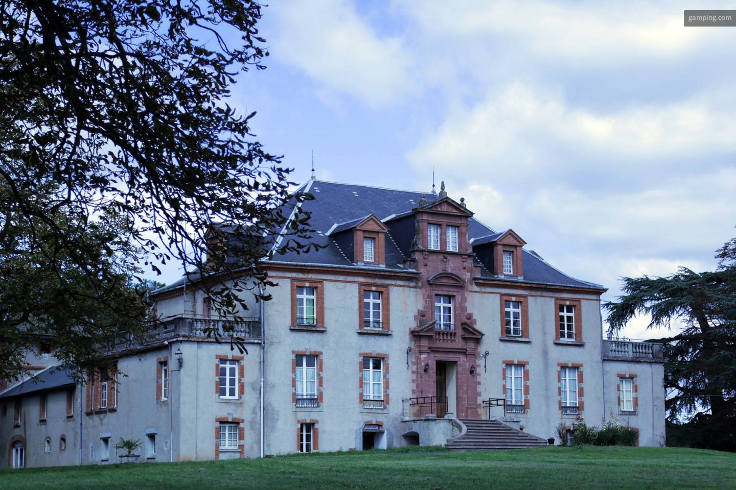 Campspace in Crespinet, Occitanie