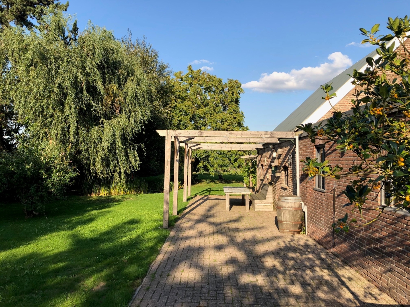 2000m2 garden with animal meadow near Den Bosch