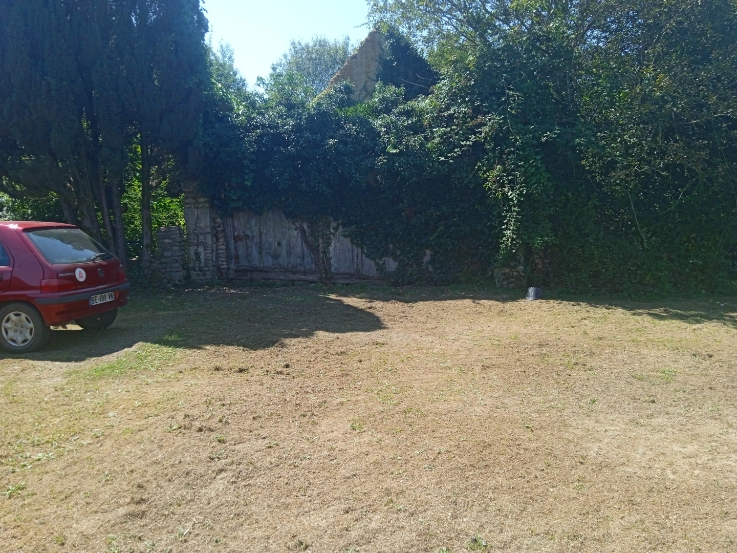 Campspace in MENESTREAU, Burgundy-Franche-Comté