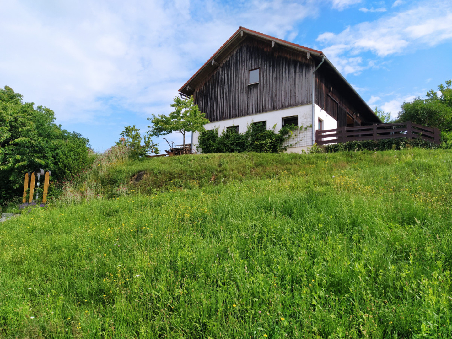 Small mountain farm in the Bavarian Forest ∞ Campercontact