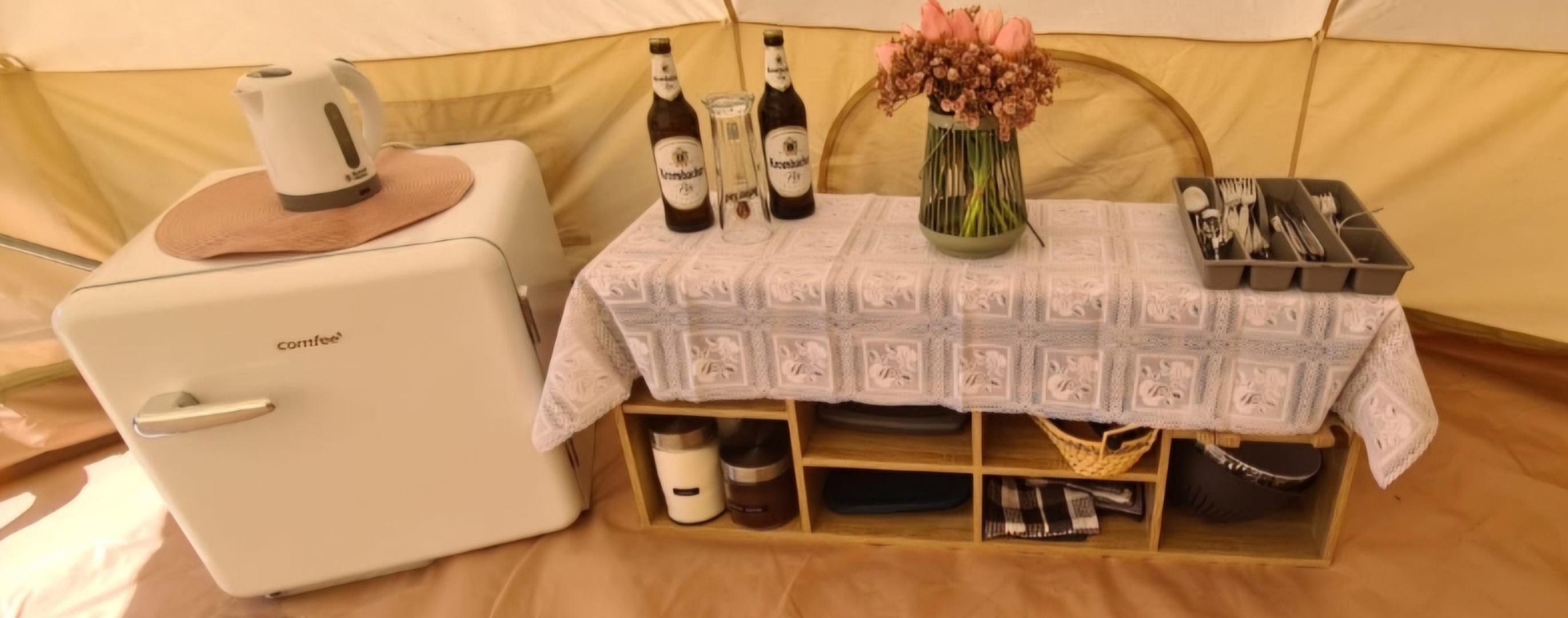 Tipi tent/yurt tent and motorhome parking space