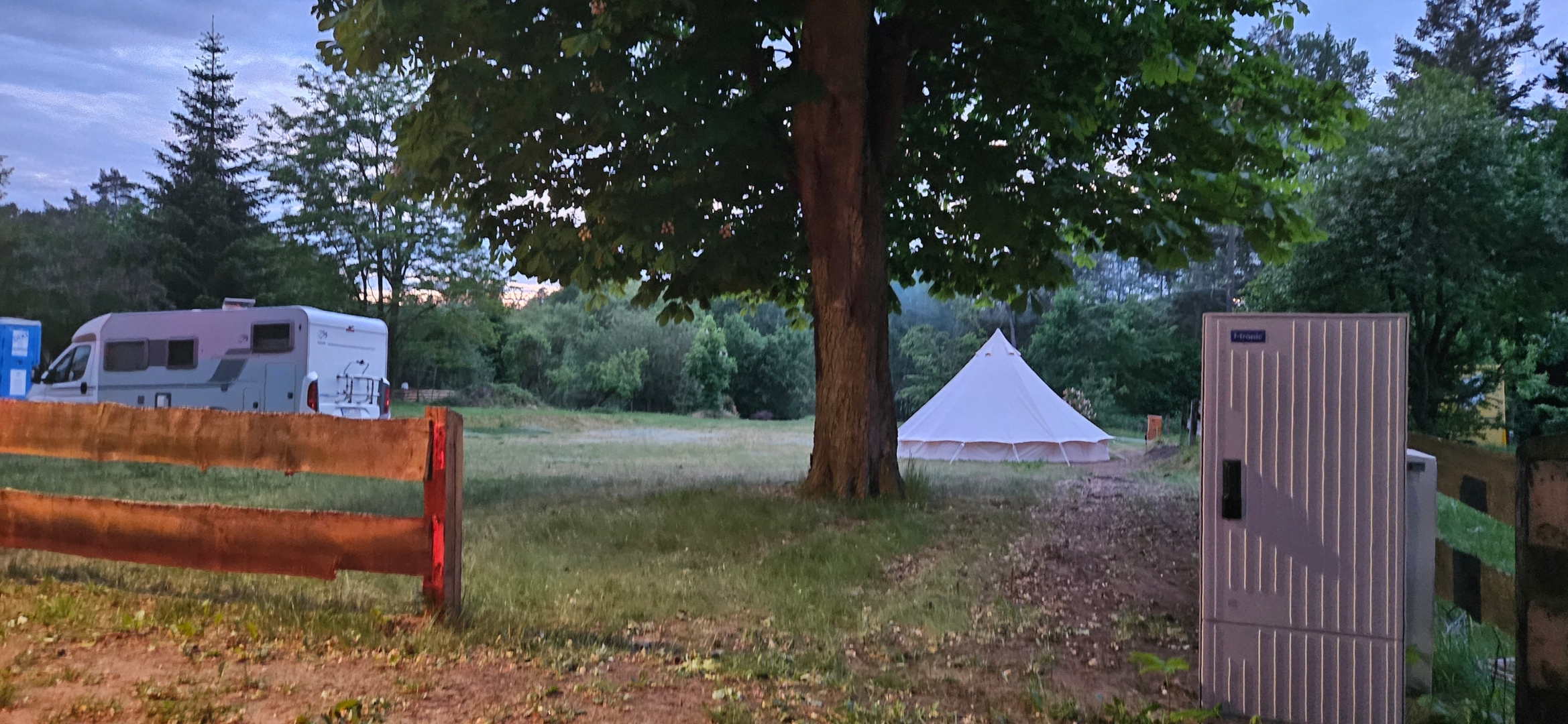 Tipi tent/yurt tent and motorhome parking space
