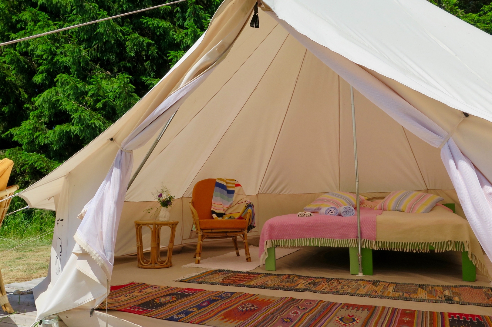 goose zelt 20' Regatta Bell Tent Ford F-450 Farbe:Dark Slate free living inside the Thule Befestigung Stützfuß für