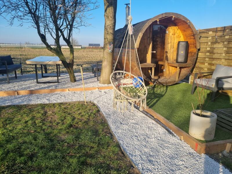 IDYLLIC GARDEN WITH BEAUTIFULL VIEW