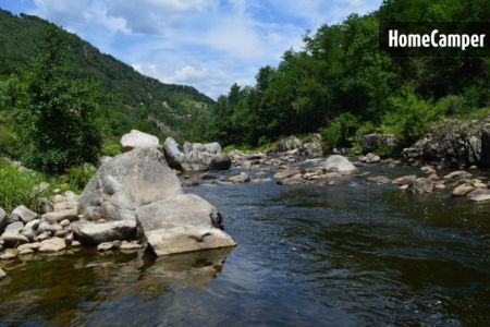 Aan de oevers van de rivier de Eyrieux en de Dolce Via, Auvergne-Rhône-Alpes