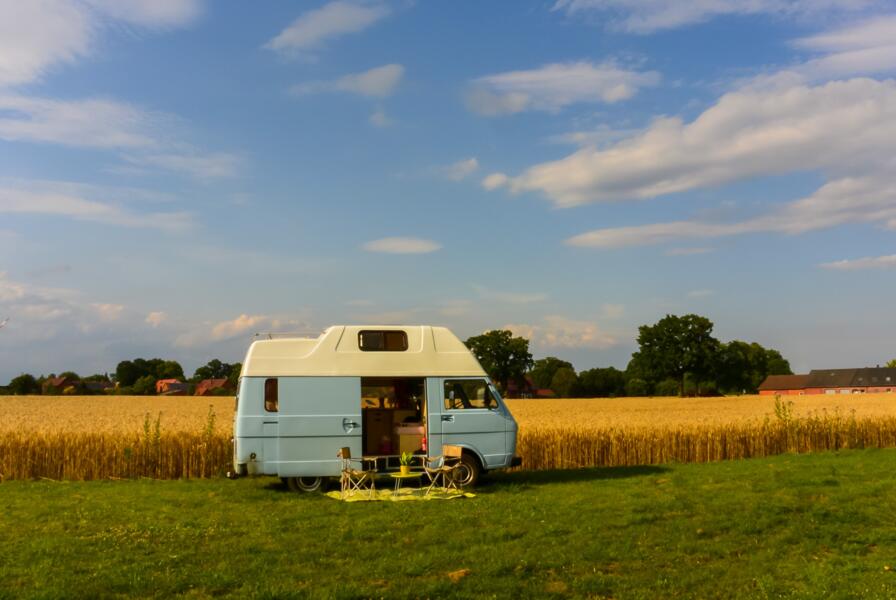 Camping met café en antieke brocante in het midden van het Weserdal l afbeelding