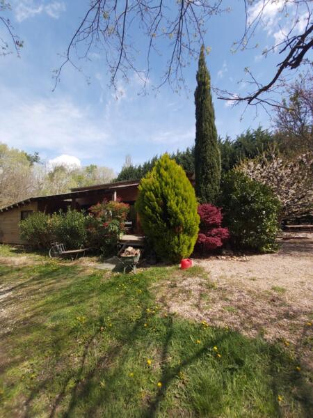 Campspace in Roquemaure, Occitanie afbeelding