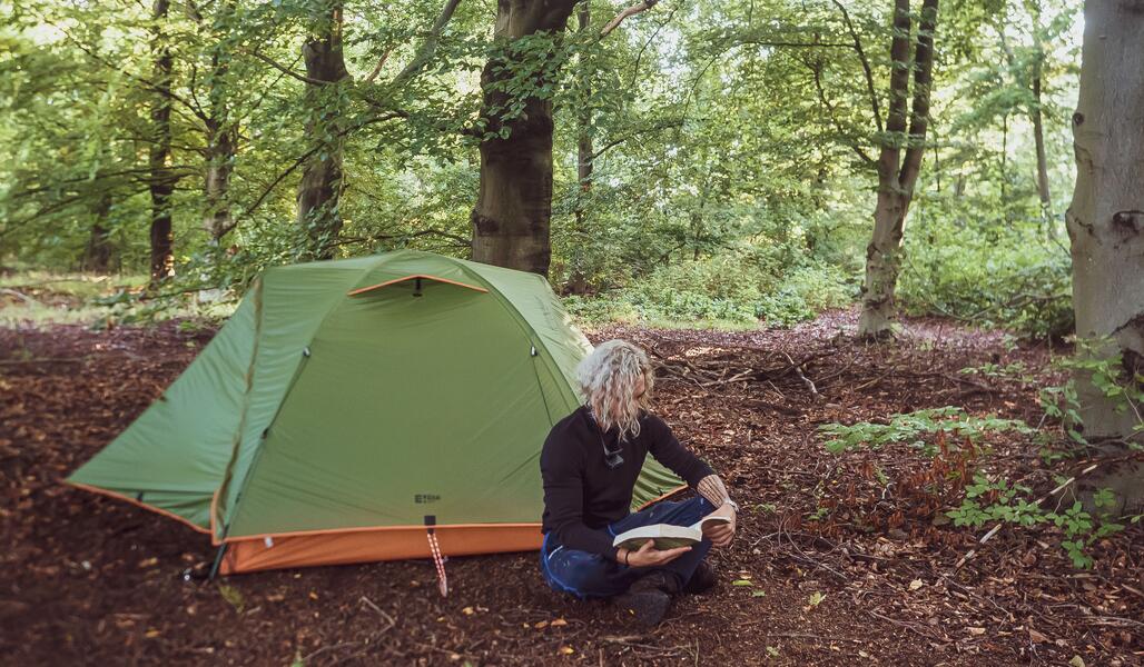 2 hectare bos, zonder enige voorziening, alleen geschikt voor tenten.